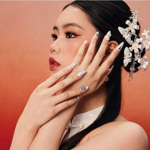 طلاء الأظافر بالضغط مقابل طلاء الأظافر التقليدي في الصالونات: أيهما الأنسب لكِ 